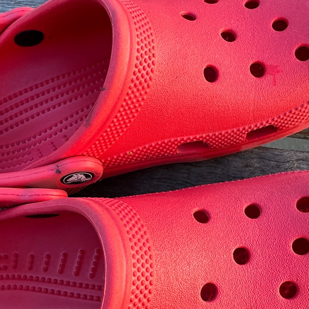 Red Crocs- used - Picture 5 of 8